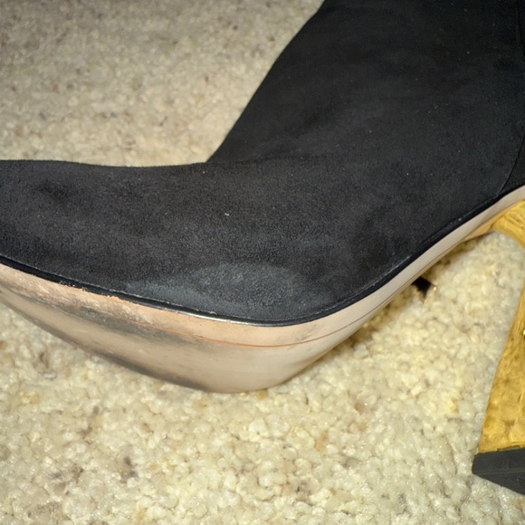 Karl Lagerfeld black and gold suade boot cut - Picture 9 of 9